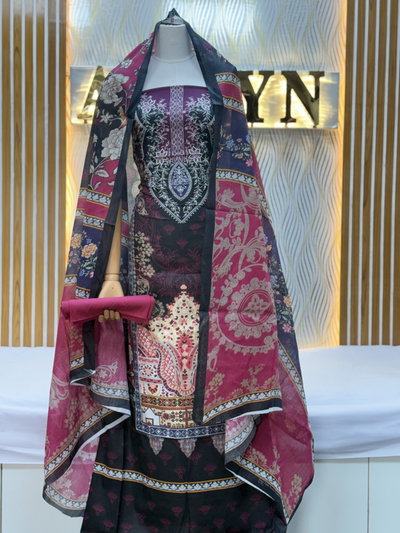 Zam Zam Dark Pink Navy Ornate Paisley
